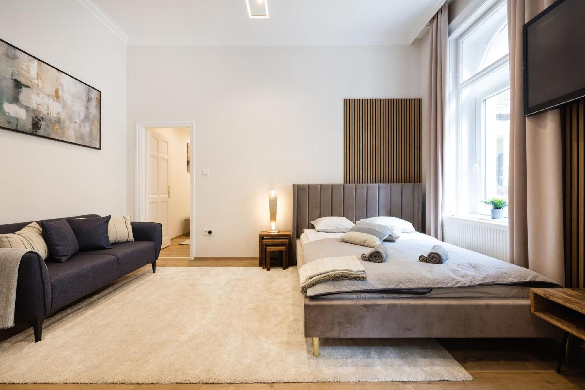 Sleek Downtown Living Apartment Budapest Exterior photo