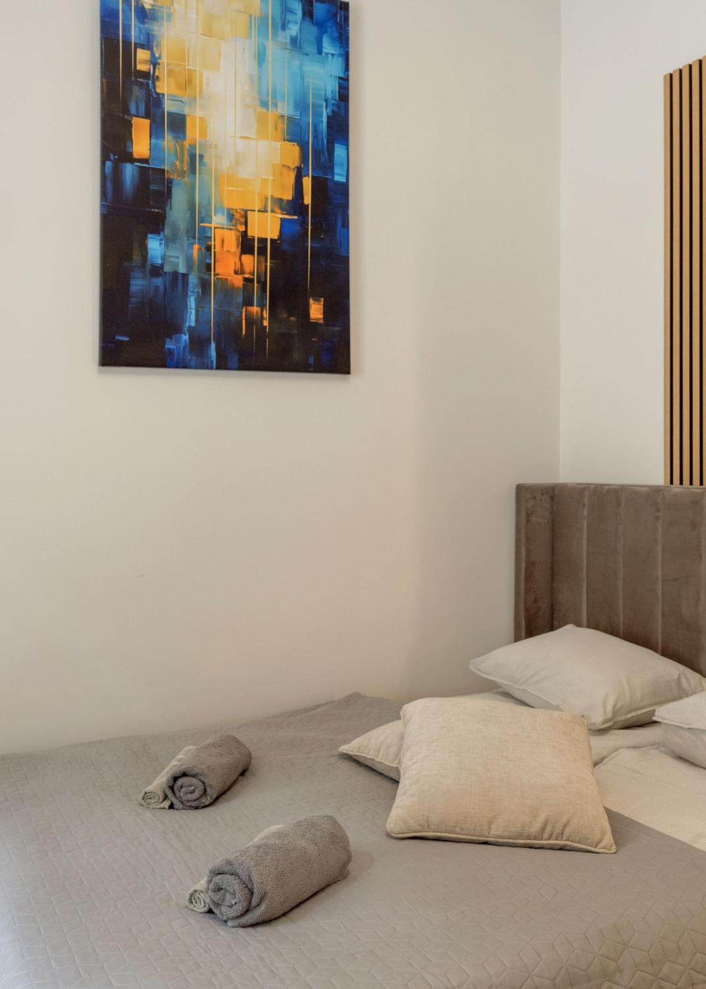 Sleek Downtown Living Apartment Budapest Exterior photo