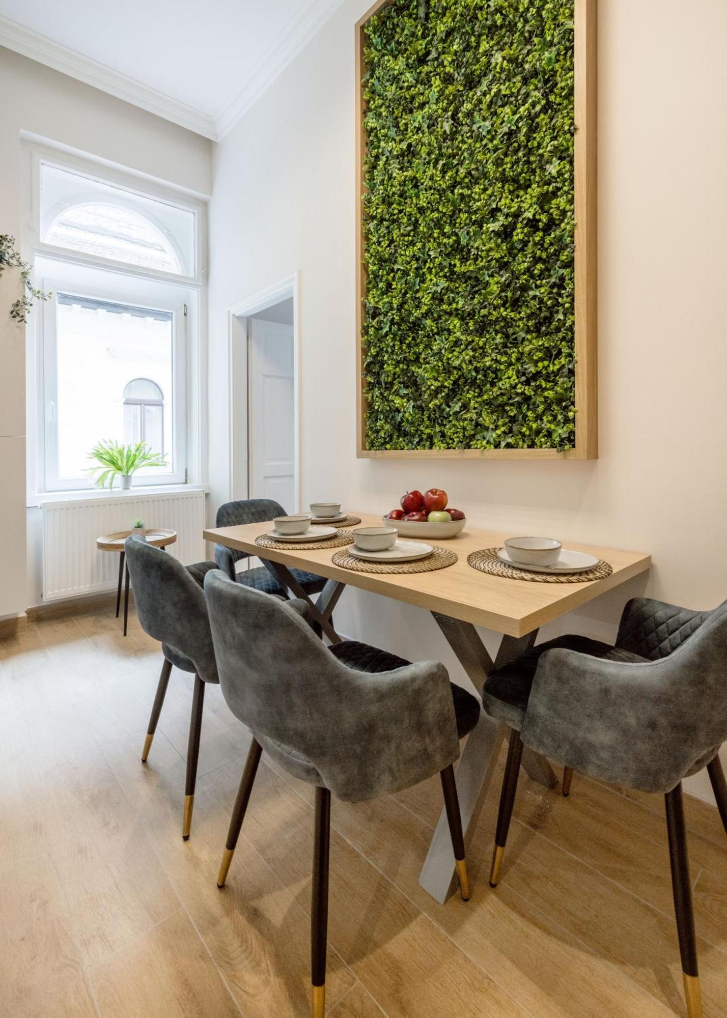 Sleek Downtown Living Apartment Budapest Exterior photo
